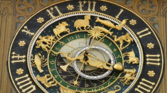 Ramalan Zodiak Hari Ini 2 Januari 2023: Sagittarius Deg-degan, Jatuh Cinta?