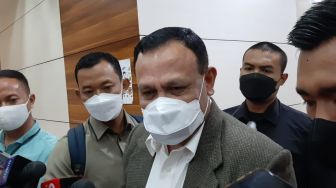 Heboh, Spanduk Ketua KPK Firli Bahuri Maju di Pilpres 2024 Muncul di Bogor