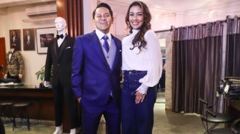 Nikah Bulan Depan, Melanie Putria dan Aldico Sapardan Fitting Baju Pengantin