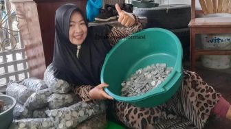 Viral! Warga Sambas Kumpulkan Uang Koin Selama 3 Tahun, Hasilnya Bisa Buat Berangkat Umrah