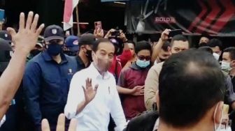 Kunjungi Pasar Bantingan Tanjung Enim, Presiden Jokowi Disambut Histeris