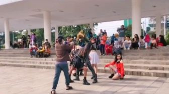 Buat Video Dance Cover Kpop di Publik, Emak-emak Zumba Bikin Salfok: Diajak Battle Seru