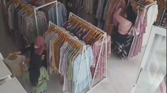 Terekam CCTV, Rombongan Emak-emak Maling Baju di Butik, Publik: Gaya Elit Ekonomi Sulit