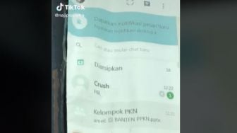 Sekelas Ikut Heboh, Viral Siswa SMA Ini Mendadak Dapat Chat dari Gebetan saat Presentasi di Kelas