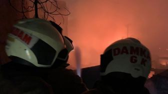 Bantu Evakuasi Warga saat 3 RT di Mangga Dua Sawah Besar Terbakar, 2 Anggota PPSU Malah Masuk RS