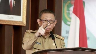 Gubernur Kalimantan Barat Sutarmidji Tegaskan Jalan Sukadana Telok Batang akan Diperbaiki Tahun Depan
