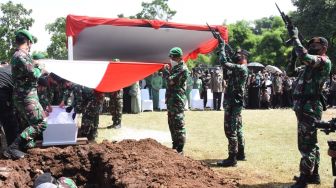 Jadi Irup Pemakaman Prajurit Korban Penyerangan OPM di Papua, KSAD: Dia Gugur Sebagai Pahlawan
