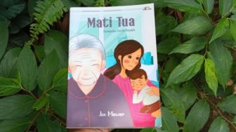 Ulasan Buku Mati Tua: Perihal Perempuan dan Persoalan-Persoalan yang Membelitnya