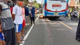 Niat Bersepeda, Mbah Ngatijo Tewas Terlindas Bus Pariwisata di Palbapang