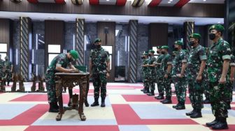 Resmi, Mayjen TNI Maruli Simanjuntak Jabat Pangkostrad