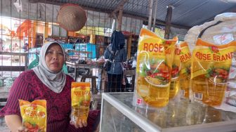 Penjual Minyak Goreng di Sejumlah Pasar Tradisional Cimahi Kehabisan Stok