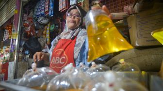 Pedagang Keluhkan Terbatasnya Stok Minyak Goreng di Pasaran Bandar Lampung