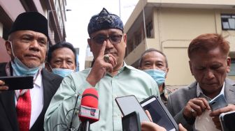 Baru Sehari Menghuni Rutan Bareskrim Polri, Edy Mulyadi Dapat Bingkisan dari Habib Rizieq, Ini Kata Pengacaranya