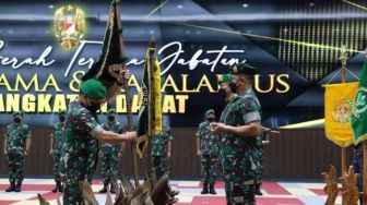 KSAD Pimpin Sertijab Mayjen Maruli Simanjuntak Sebagai Pangkostrad