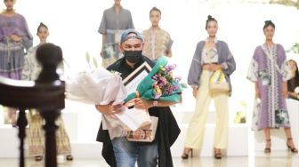 Bawa Corak Insan Khas Pontianak, Okazul Berhasil Pukau Penonton di Bali Fashion Parade 2022