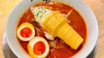 Lumayan Nyeleneh, Restoran Ini Sajikan Ramen  Berpadu Es Krim Cone, Mau Coba?