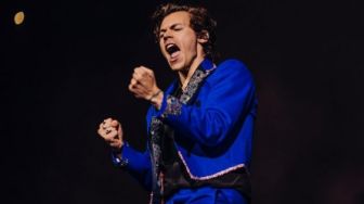 Harry Style Puncaki Tangga Lagu Berkat Album Harry's House, Nomor 1 di Billboard 200