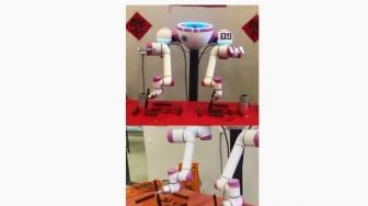 Tahun Baru Imlek, Robot Menulis Kaligrafi China