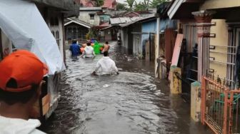 Sungai Cikole Meluap, Belasan Rumah di Cianjur Terendam Banjir, Puluhan Warga Diungsikan