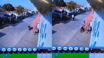 Terekam CCTV, Viral Aksi Wanita Main Buang Dagangan Orang di Jalan, Warganet Tak Habis Pikir