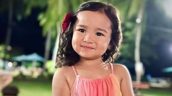 9 Potret Azzahra Jiwa Cucu Siti Nurhaliza, Sudah Tampil Stylish Sejak Dini