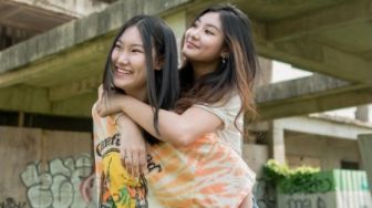6 Potret Kedekatan Shannon Wong dan Adik, Beda Pendapat soal Kekerasan dari Orangtua