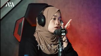 Anak Ririe Fairus Meronta Saat Dipegang oleh Ayus Sabyan, Warganet: Anak Cowok Lebih Dendam kalau Ibunya Diselingkuhi
