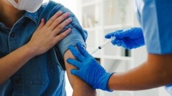 Personel Polres Polewali Mandar Terima Vaksinasi Dosis Ketiga
