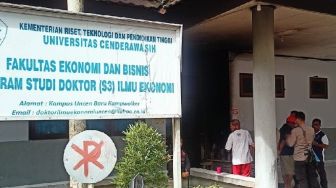Polisi Buru Pelaku Pembakar Gedung Kampus Universitas Cendrawasih Papua