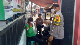 Berstatus Level 2, Patroli PPKM dan Bagi Masker di Pemalang Kembali Digencarkan