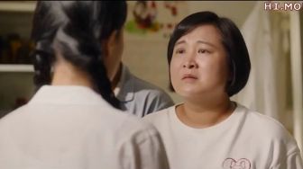 Ulasan Film China Hi, Mom: Melintasi Waktu Demi Perbaiki Kehidupan Ibu yang Telah Tiada