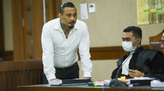 Jerinx SID Desak Polisi Rilis Foto Adam Deni Pakai Baju Tahanan: Agar Fair!