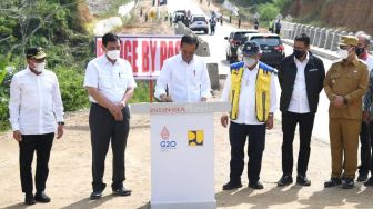 Jokowi Resmikan Jalan Bypass Balige di Kabupaten Toba Senilai Rp176 Miliar