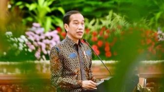 Jokowi Didesak Tindak Tegas Kelangkaan Minyak Goreng: Rakyat Sampai Bolak Balik Minimarket