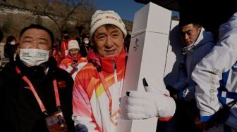 Jackie Chan Ikut Bawa Obor Api Olimpiade Musim Dingin Beijing