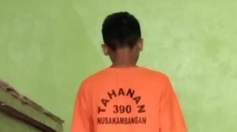 Geger Siswa Pakai Kaus 'Tahanan Nusakambangan' Auto Diinterogasi Guru, Warganet: Kok Punya Merchandise Penjara?