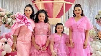 Krisdayanti Jahili Ashanty di Acara Baby Shower Aurel Hermansyah Curi Perhatian: Mimi Iseng Banget!