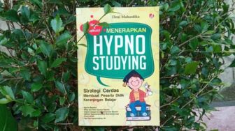 Ulasan Buku Menerapkan Hipnostudying, Pentingnya Orangtua Mendidik Anak dari Rumah