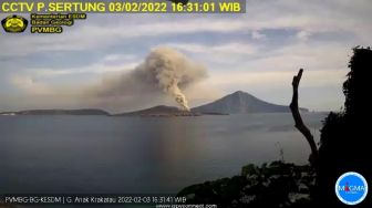 Gunung Anak Krakatau Masih Berstatus Siaga Level III, Nelayan Dilarang Mendekat