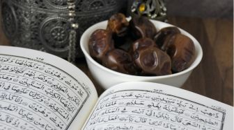 2 Versi Niat Buka Puasa Ramadhan Lengkap Tulisan Latin dan Artinya