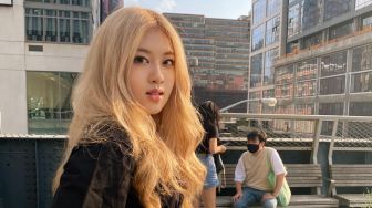 8 Pesona Allissa Shin yang Mirip Banget Sama Rose BLACKPINK, Style-nya Sempat Dikecam