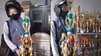 Hebat! Anak Pulang Bawa Trofi, Lemari Penuh Piala Bikin Tetangga  Insecure