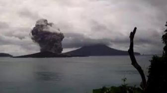 Sempat Erupsi Belasan Kali, Begini Kondisi Gunung Anak Krakatau Hari Ini