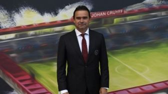 Kirim Pesan Pelecehan, Marc Overmars Mundur dari Direktur Ajax