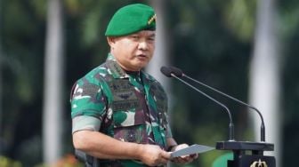 KASAD Jenderal TNI Dudung Abdurachman Minta Mahasiswa Unjani Mampu Berimajinasi dan Berinovasi