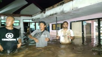 Hujan Deras, Probolinggo Dilanda Banjir Setinggi 1 Meter, Banyak Warga Tak Bisa Selamatkan Hartanya