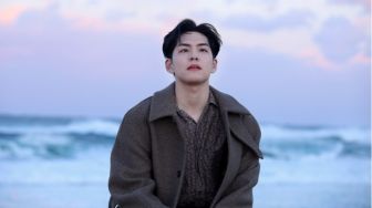 Bikin Terpana, Wonpil DAY6 Jadi Pangeran Eric The Little Mermaid dalam Musik Video Voiceless