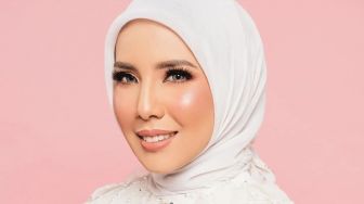 Tya Ariestya Berangkat Umrah Bersama Suami, Warganet: Kak Ketemu Lesti Kejora?