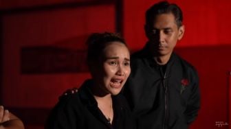 Viral Video Ayu Ting Ting Bersandar di Bahu Adik Sara Wijayanto, Warganet Doakan Berjodoh