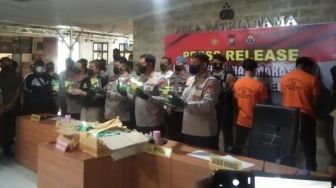 Polisi Ungkap Penyelundupan Sabu 21 Kilogram di Kota Makassar